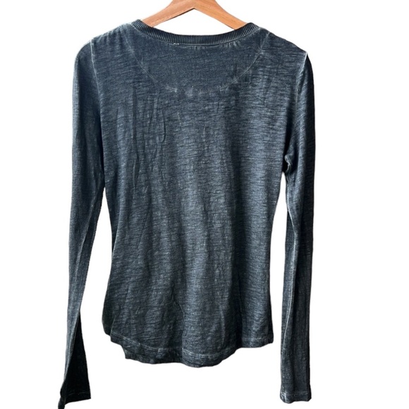 Free People Elevated Basic Gray Sequin Henley Top Blouse. Closet Staple. Sz S. - Picture 6 of 7